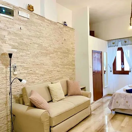 Cozy Flat By The Sea In The Old Town Apartment